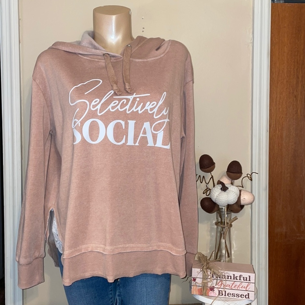 Ocean Drive Clothing Co women’s tan Selectively Social hoodie sweatshirt size L
